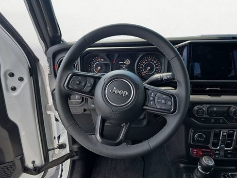 Used 2026 Jeep Gladiator Rubicon AWD/4WD image 12