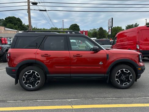 Used 2024 Ford Bronco Sport Outer Banks AWD/4WD image 2