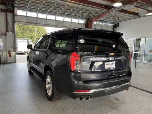 Used 2025 Chevrolet Suburban Premier AWD/4WD image 6