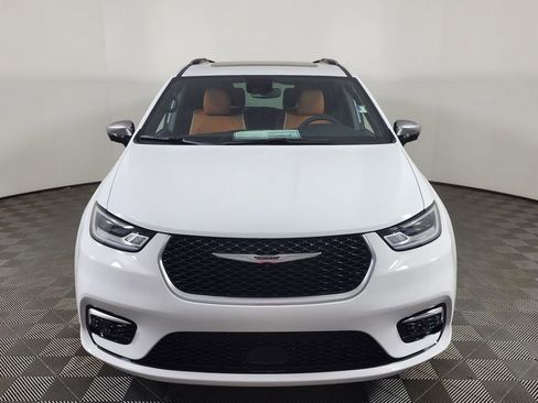 New 2026 Chrysler Pacifica Pinnacle image 2