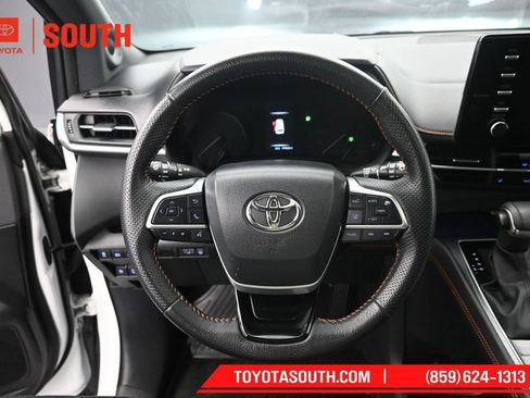 Used 2023 Toyota Sienna XSE w/ XSE Plus Package AWD/4WD image 22