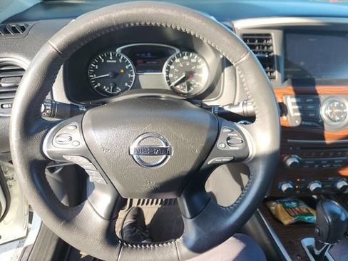 Used 2017 Nissan Pathfinder Platinum w/ Cargo Package AWD/4WD image 18