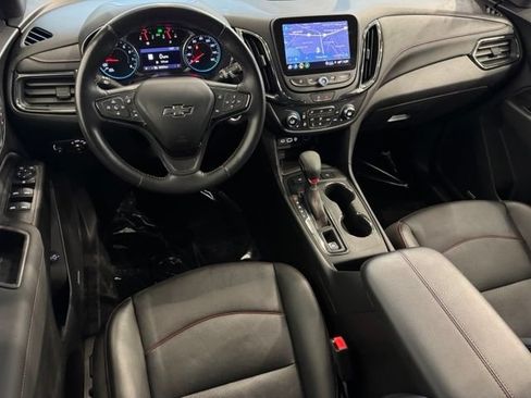 Used 2022 Chevrolet Equinox RS w/ RS Leather Package AWD/4WD image 10