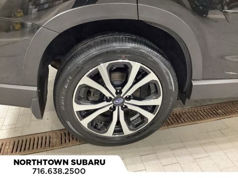 Used 2020 Subaru Forester Limited image 11