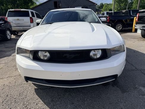 Used 2010 Ford Mustang GT RWD image 2