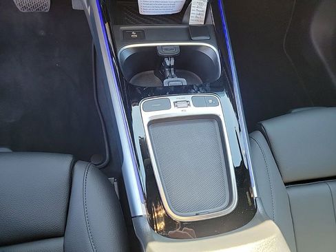 New 2025 Mercedes-Benz GLB 250 4MATIC image 16