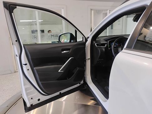 Used 2023 Toyota Corolla Cross AWD Hybrid w/ Convenience Package image 46