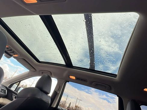 Used 2021 Subaru Ascent Limited w/ Technology Package image 32