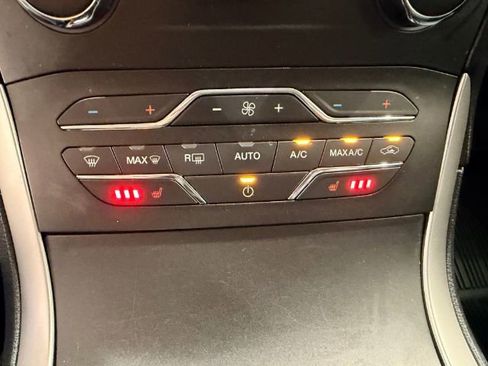 Used 2020 Ford Edge SEL w/ Convenience Package AWD/4WD image 23