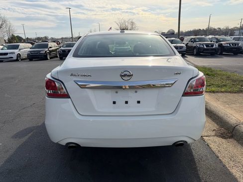 Used 2015 Nissan Altima 2.5 SV w/ Convenience Package image 7