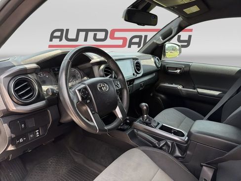 Used 2022 Toyota Tacoma TRD Sport w/ Technology Package AWD/4WD image 10