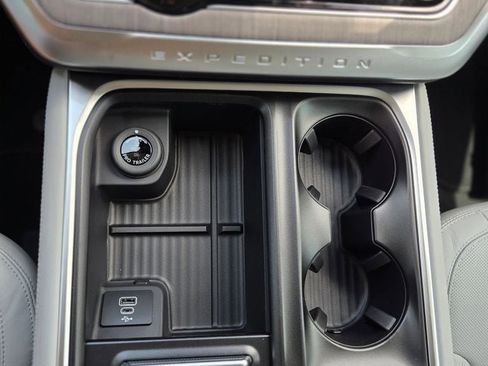 New 2026 Ford Expedition Platinum AWD/4WD image 38