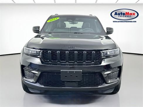 Used 2023 Jeep Grand Cherokee Altitude image 7