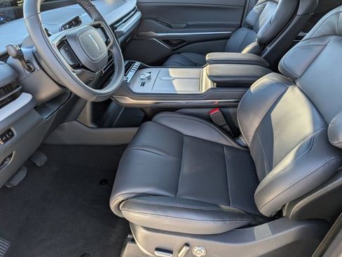 New 2025 Lincoln Navigator Reserve image 15