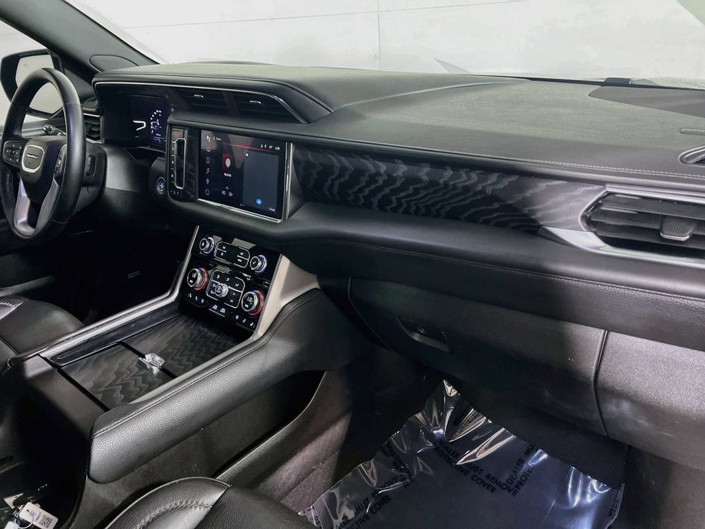 Used 2023 GMC Yukon XL Denali AWD/4WD image 26