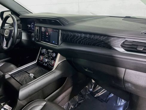 Used 2023 GMC Yukon XL Denali AWD/4WD image 26