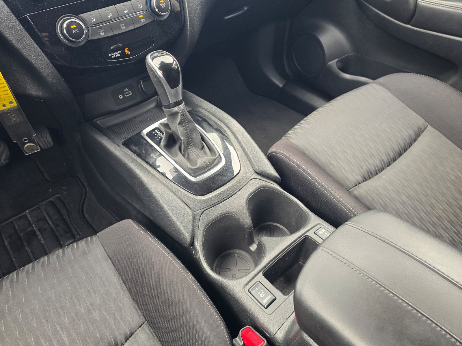 Used 2019 Nissan Rogue S w/ Special Edition Package FWD image 17
