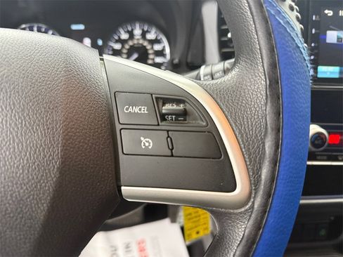 Used 2020 Mitsubishi Outlander ES image 33