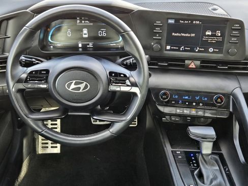 Used 2025 Hyundai Elantra Sport FWD image 25