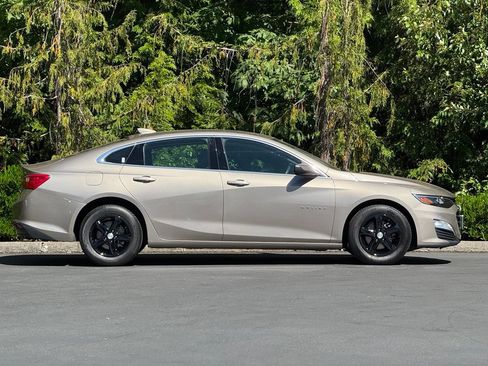 Used 2024 Chevrolet Malibu LT FWD image 25