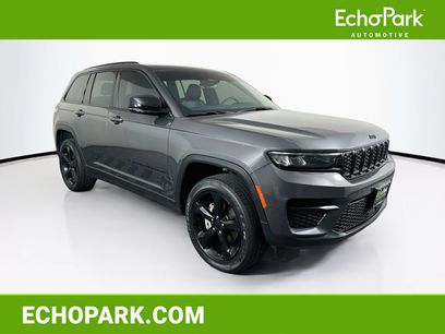 Used 2025 Jeep Grand Cherokee Altitude