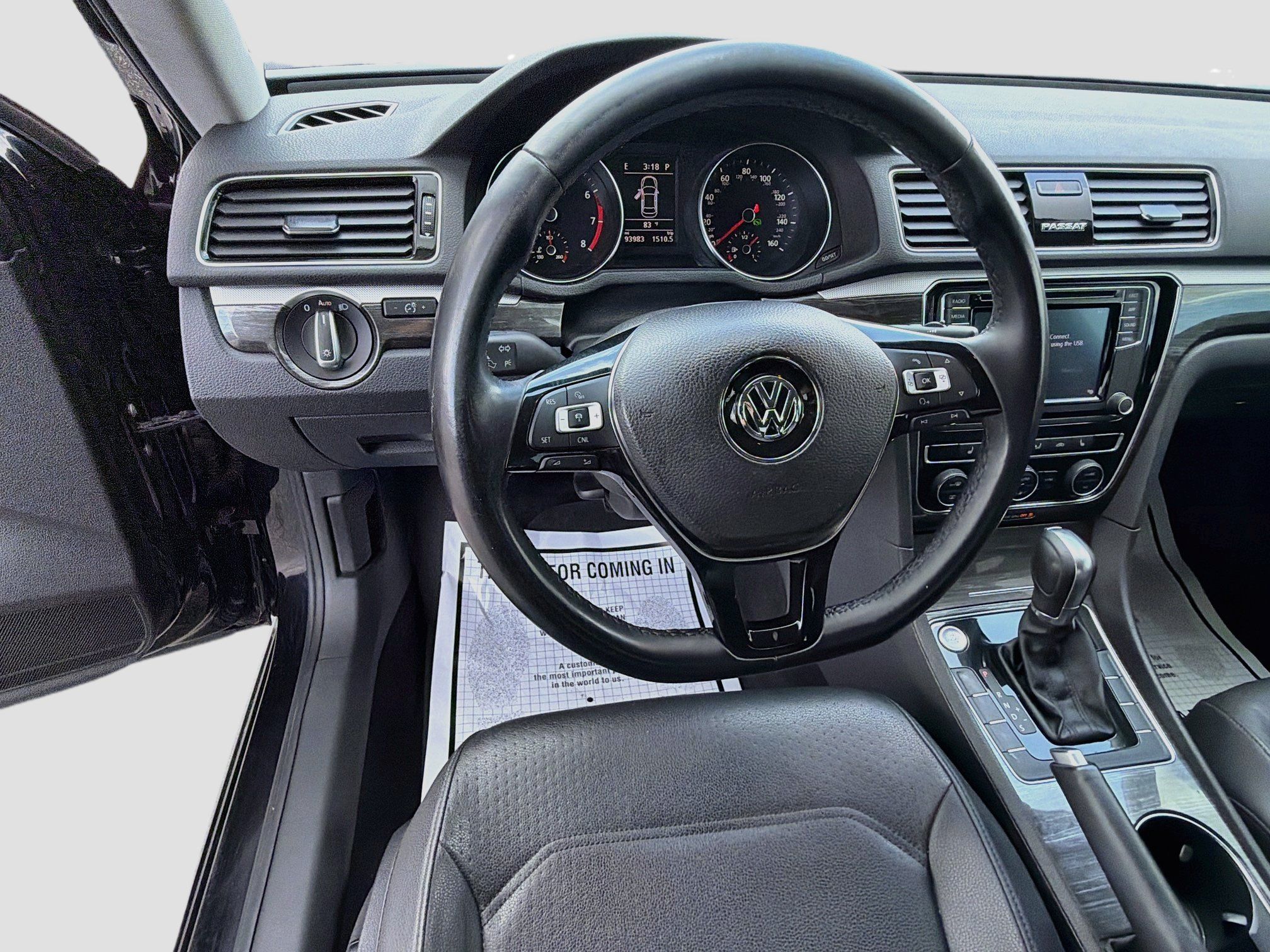 Used 2018 Volkswagen Passat 2.0T SE FWD image 37