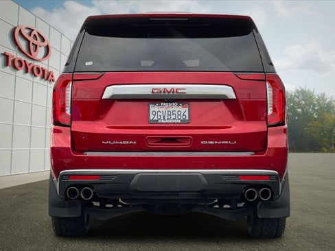 Used 2021 GMC Yukon XL Denali w/ Denali Premium Package image 4