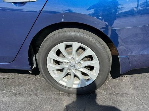 Used 2019 Nissan Sentra SV FWD image 4