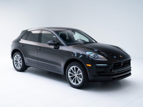 New 2026 Porsche Macan image 7