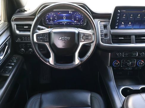 Used 2023 Chevrolet Suburban Z71 w/ Luxury Package AWD/4WD image 10