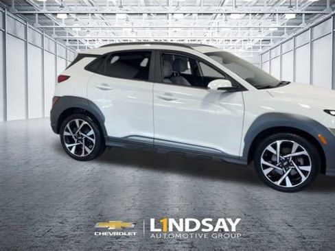 Used 2022 Hyundai Kona Limited AWD/4WD image 3