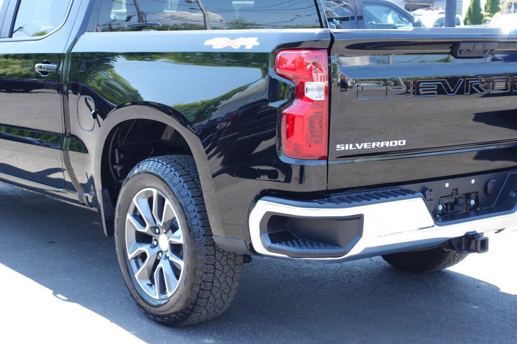 Used 2023 Chevrolet Silverado 1500 LT AWD/4WD image 10
