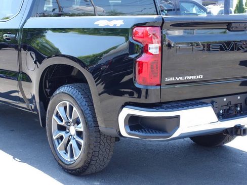Used 2023 Chevrolet Silverado 1500 LT AWD/4WD image 10