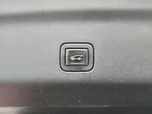 Used 2023 GMC Yukon Denali image 51