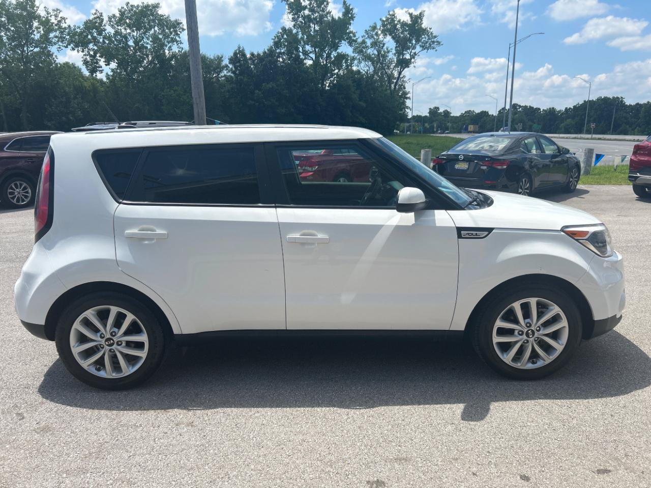 Used 2019 Kia Soul + FWD image 4