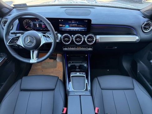 New 2026 Mercedes-Benz GLB 250 4MATIC image 11
