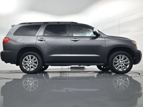 Used 2017 Toyota Sequoia Platinum AWD/4WD image 66