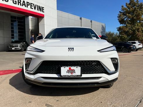 Used 2025 Buick Envista Sport Touring image 4