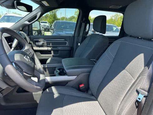 Used 2025 RAM 3500 Big Horn AWD/4WD image 3