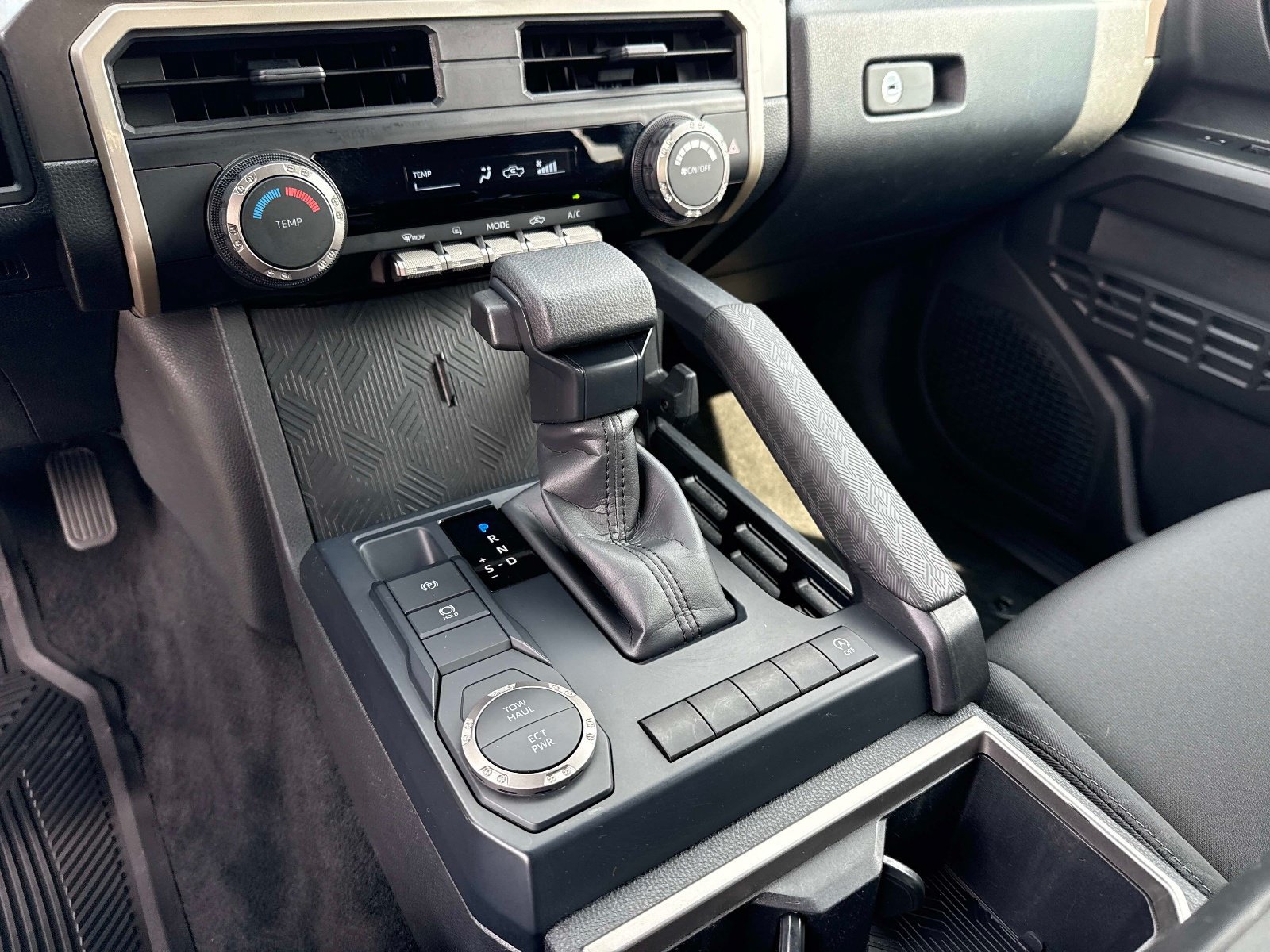 Used 2025 Toyota Tacoma SR5 RWD image 27