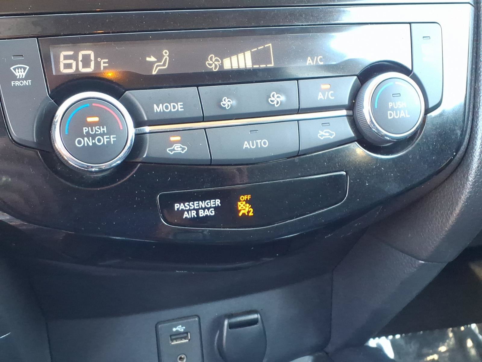 Used 2015 Nissan Rogue SV AWD/4WD image 31