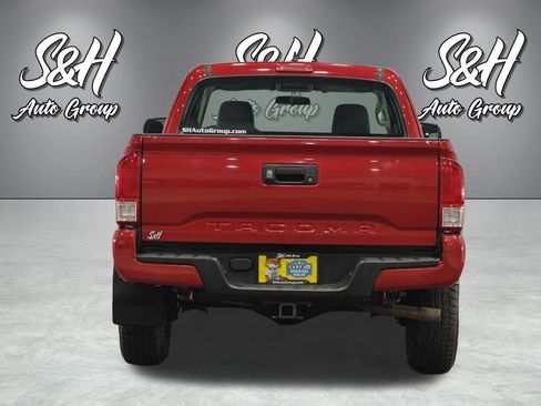 Used 2016 Toyota Tacoma SR image 14