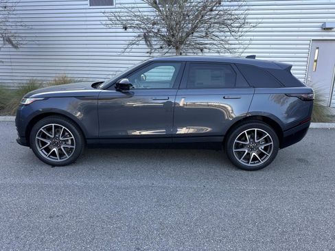 New 2026 Land Rover Range Rover Velar Dynamic SE image 2