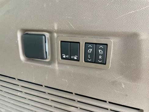 Used 2021 GMC Yukon XL Denali AWD/4WD image 35
