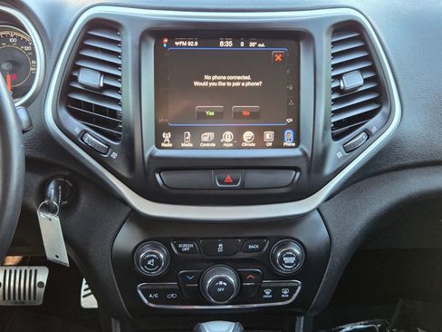 Used 2016 Jeep Cherokee Trailhawk w/ Cold Weather Group image 22