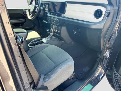 Used 2024 Jeep Wrangler Unlimited Sport AWD/4WD image 13
