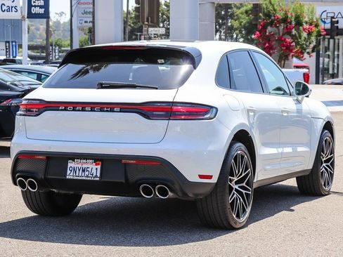Used 2024 Porsche Macan AWD/4WD image 8