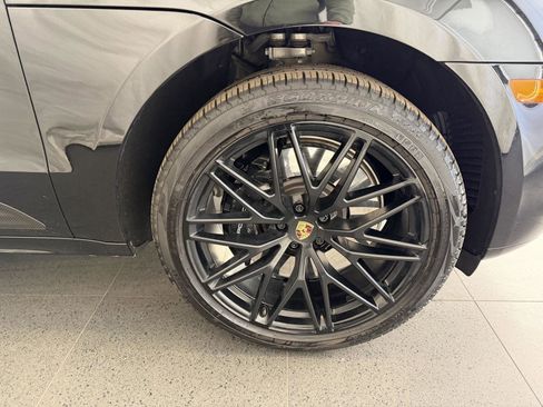 Certified 2022 Porsche Macan GTS image 13
