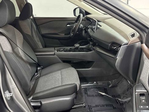 Used 2022 Nissan Rogue SV image 28