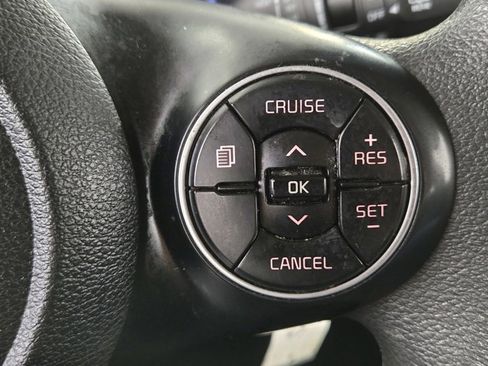 Used 2021 Kia Soul S image 12